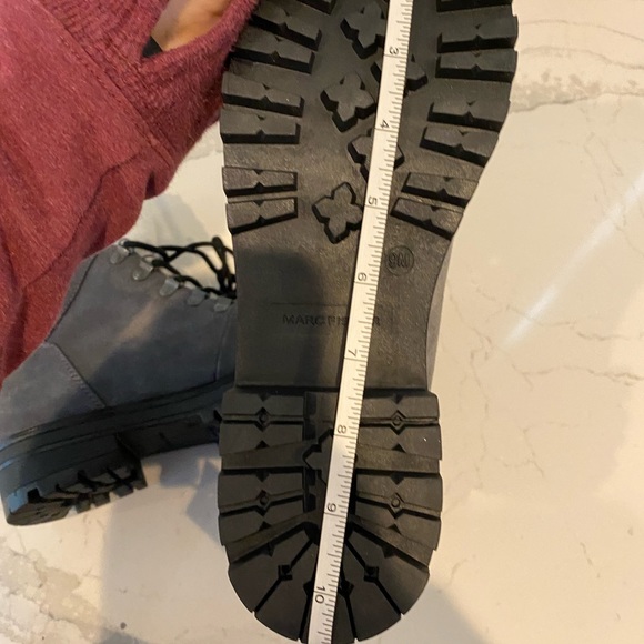 NWOT Marc Fisher
Women's Mallie Lug Sole Sherpa Booties - Picture 12 of 13